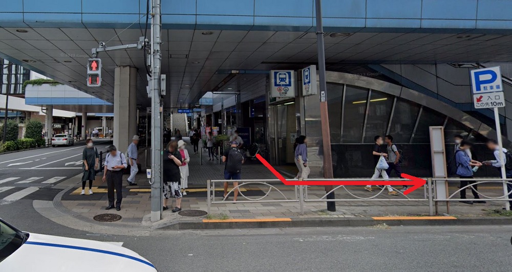 ライザップゴルフ三田店 地下鉄三田駅 A2出口