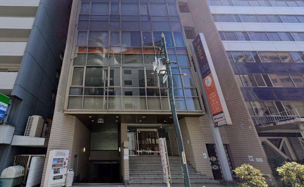 ライザップゴルフ新宿南口店 入口