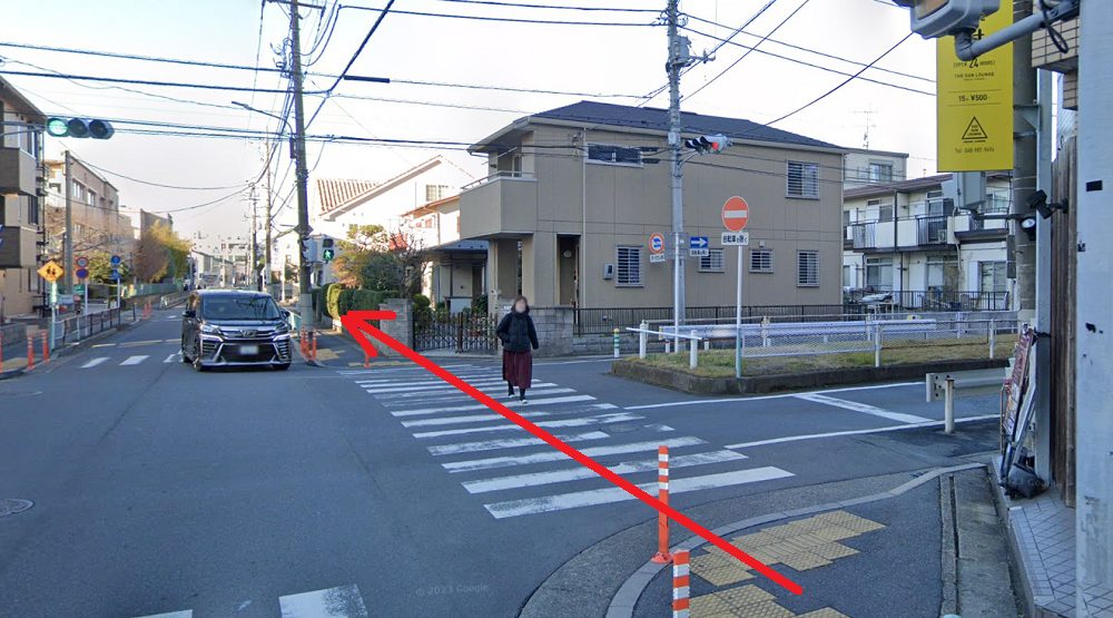 ライザップゴルフ南越谷店 交差点を直進