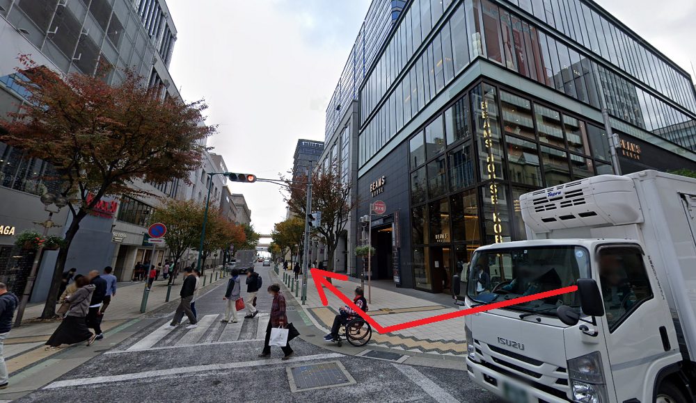 ライザップゴルフ神戸店 ビームス(BEAMS)の隣